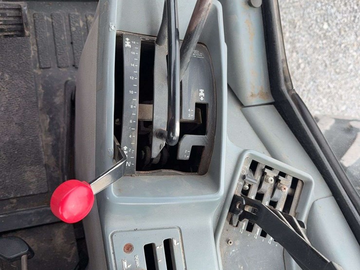 1995-case-ih-7240-image-17