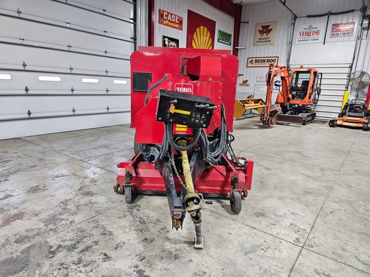 #167-•-toro-versa-vac-towable-vac-image-8