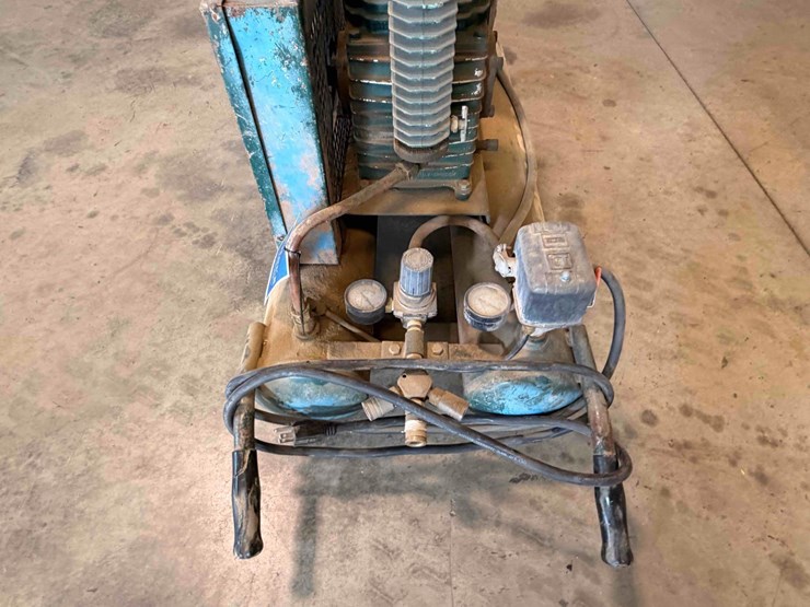 rolair-electric-air-compressor-image-11