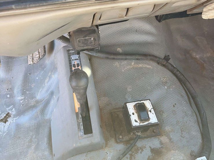 2000-gmc-k3500-image-21