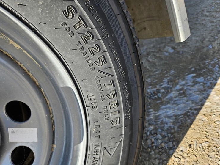 #14-•-2024-featherlite-18'-aluminum-stock-trailer-image-12