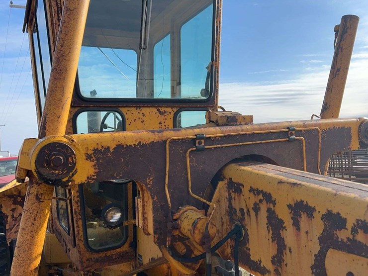 john-deere-570-image-9