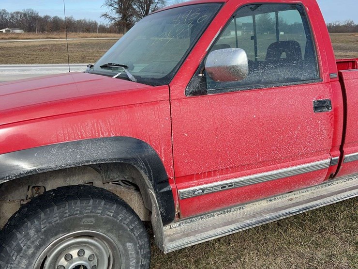 1993-chevrolet-gmt400-image-2