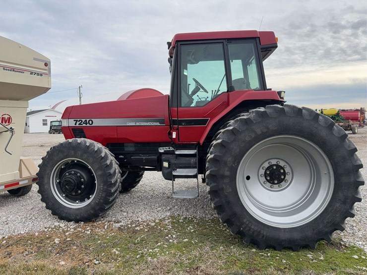 1995-case-ih-7240-image-7