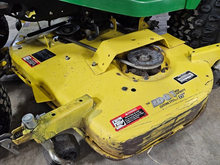 john-deere-x738-image-9