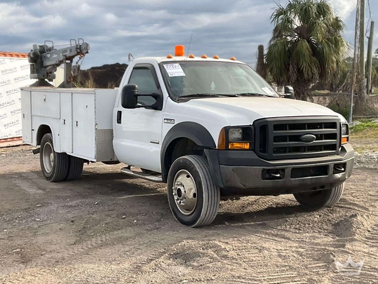 2006-ford-f550-image-2