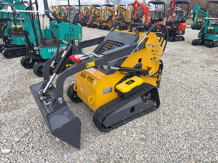 2025-zjg-zj-380-mini-skid-steer-image-1