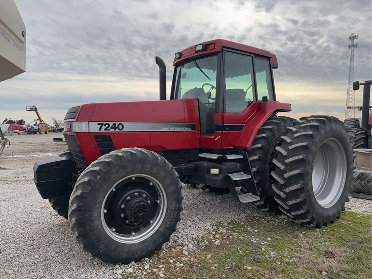 1995-case-ih-7240-image-9