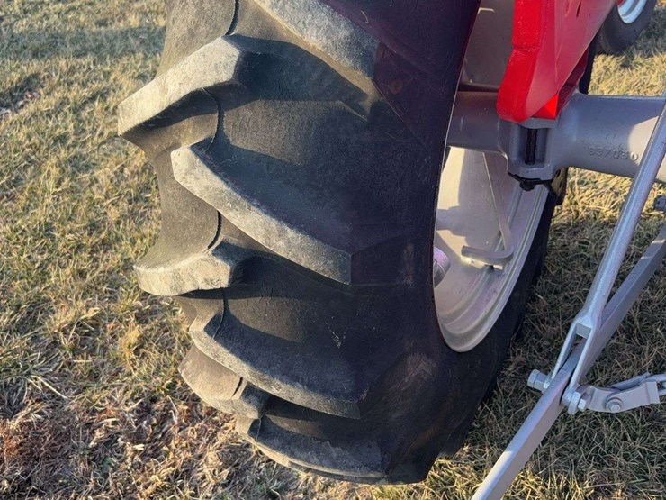 massey-ferguson-135-image-13