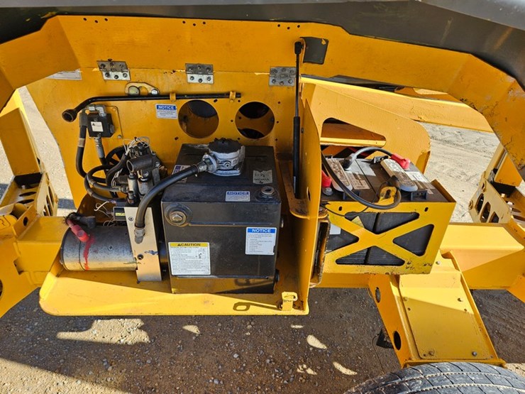 #35-•-2012-houlotte-5533a-towable-basket-lift-image-16