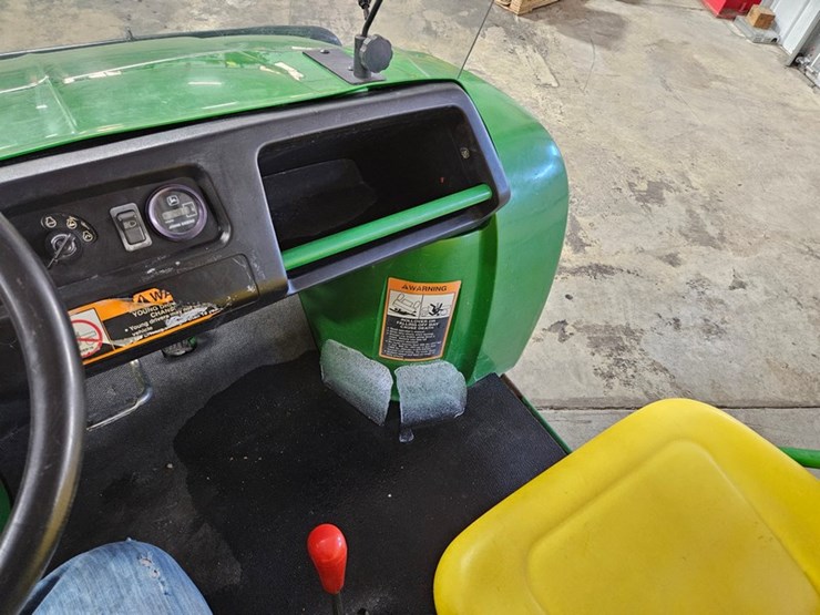john-deere-gator-image-18