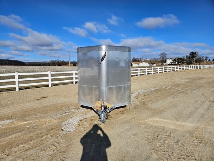 #14-•-2024-featherlite-18'-aluminum-stock-trailer-image-8