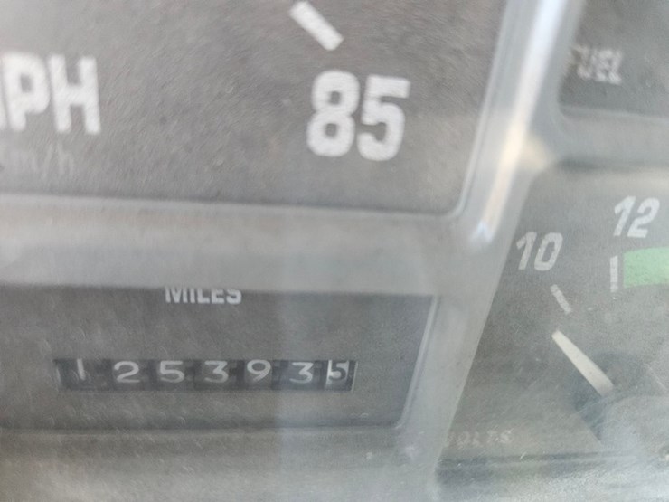 1994-international-durastar-4300-image-22