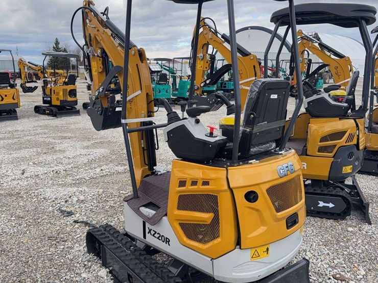 2025-cfg-mini-excavator-x720r-image-2