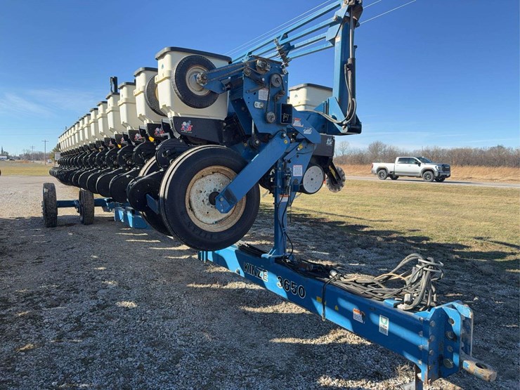 2004-kinze-3650-image-4