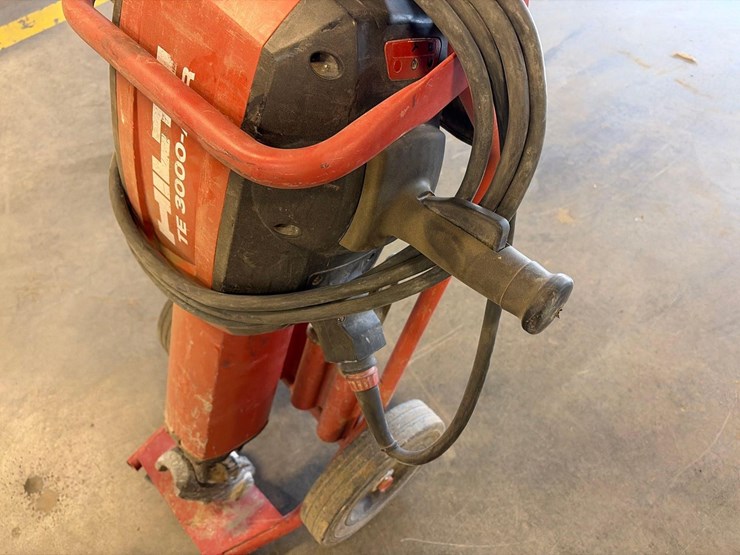 hilti-te-3000-avr-jack-hammer-image-6