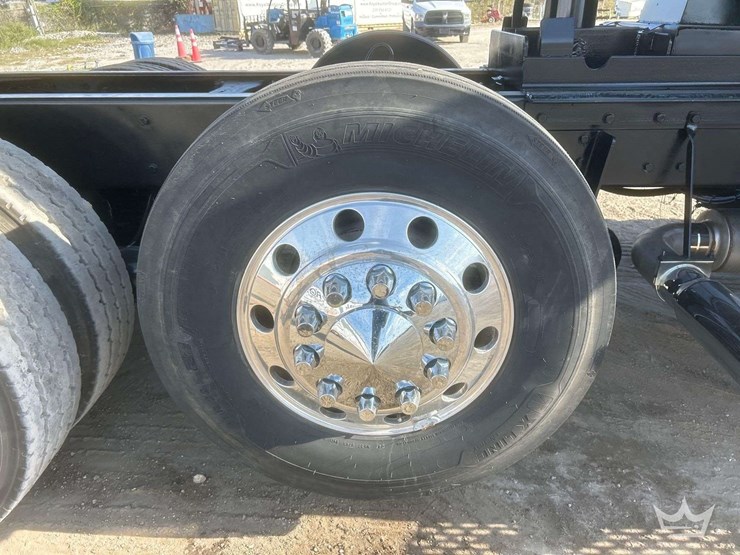 2016-kenworth-t680-image-36