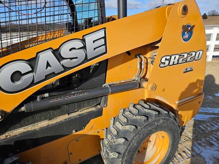 2014-case-sr220-image-11