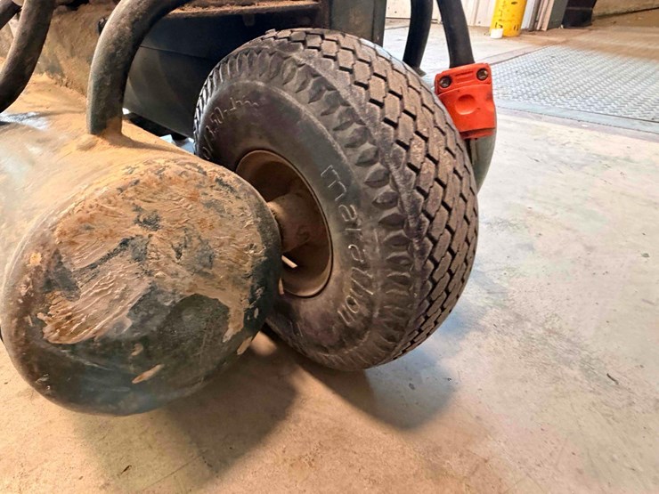 rolair-electric-air-compressor-image-12