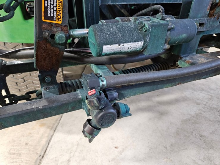 john-deere-gator-image-11