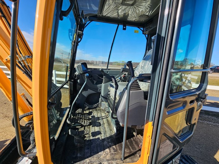 #38-•-hyundai-60cr09a-excavator-image-18