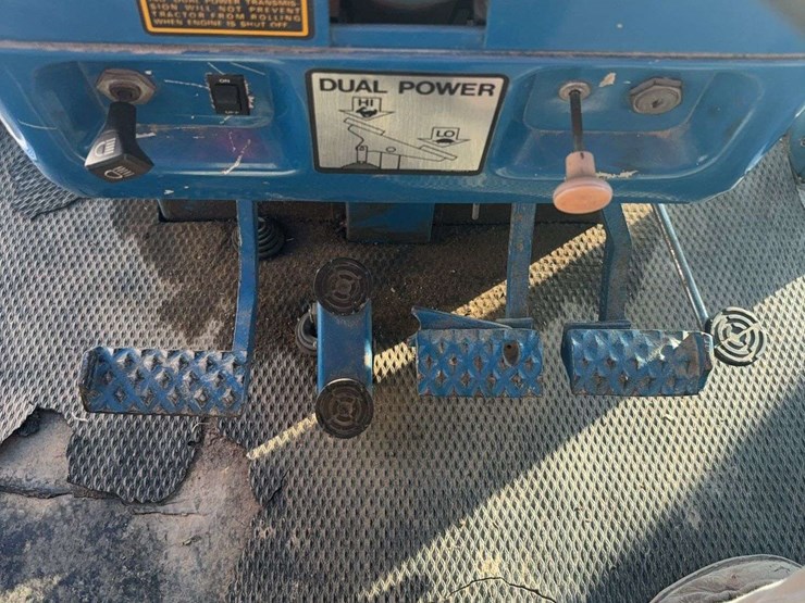 1982-ford-tractor-image-21