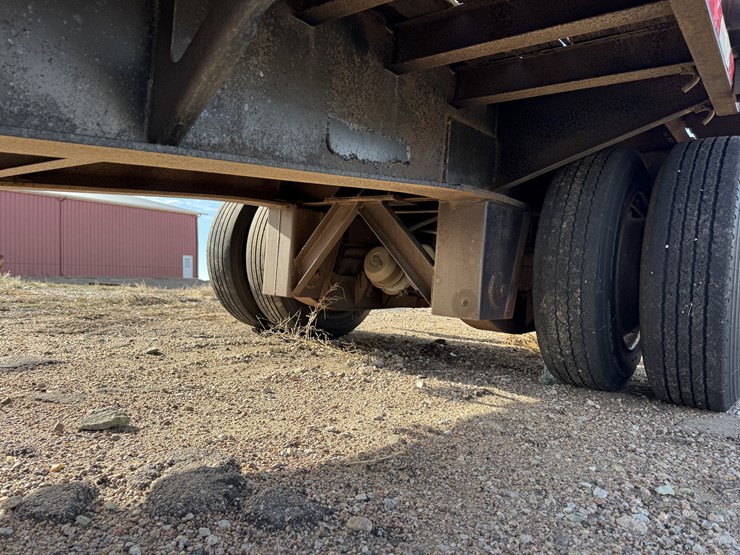 1990-fontaine-48'+-hay-trailer-(30-bales)-image-9