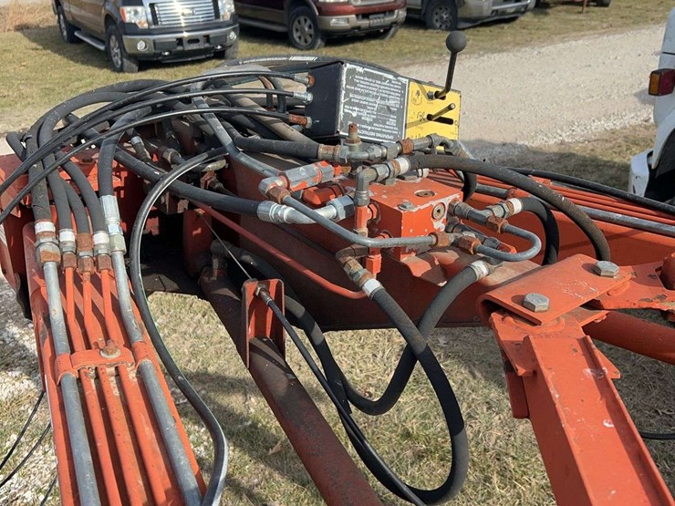 new-holland-216-image-5