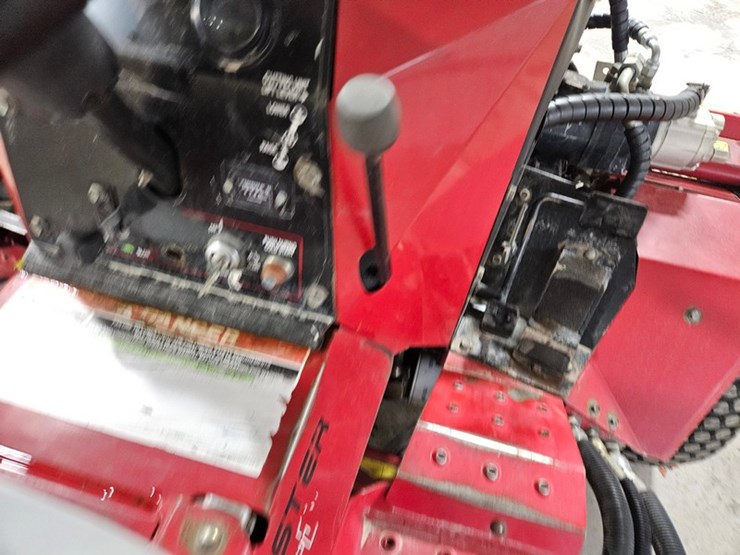 #172-•-toro-2300d-reelmaster-reel-mower-image-19