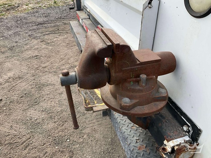 2006-ford-f550-image-53