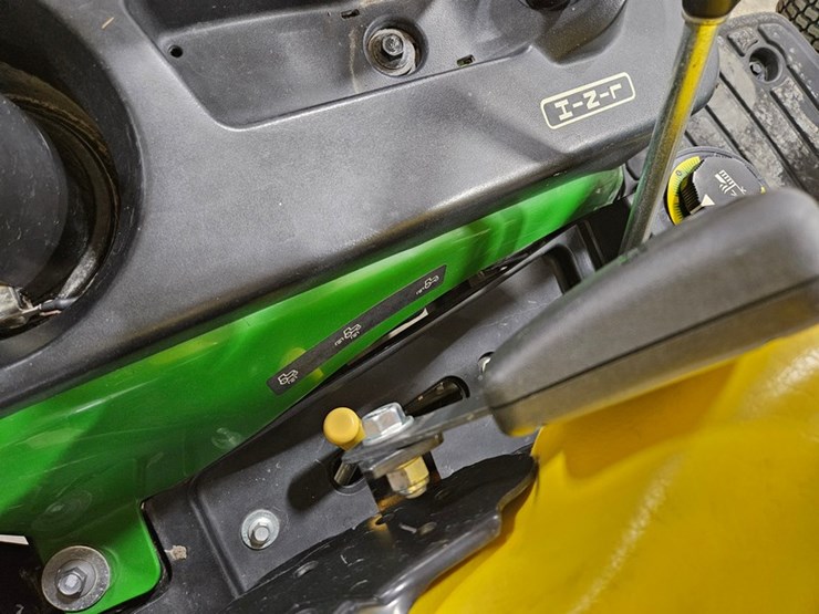 john-deere-1025r-image-17