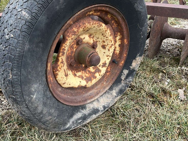 john-deere-32-image-7