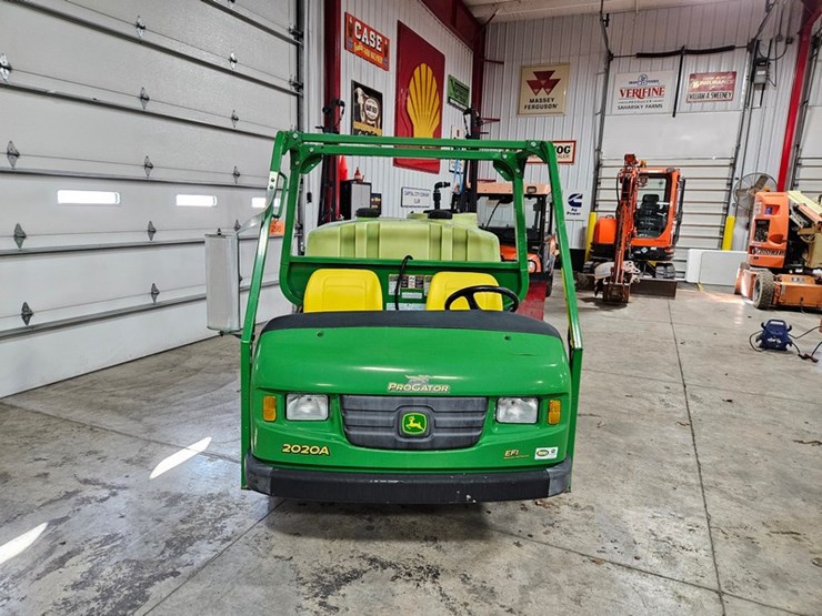 john-deere-gator-image-8