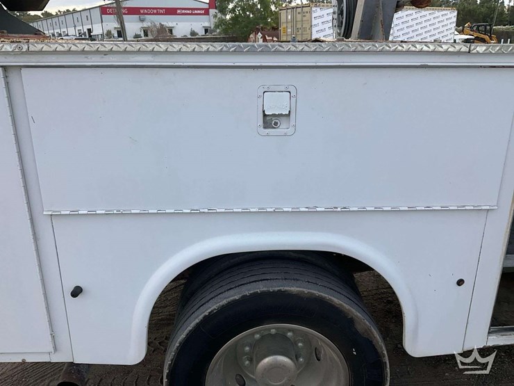 2006-ford-f550-image-28