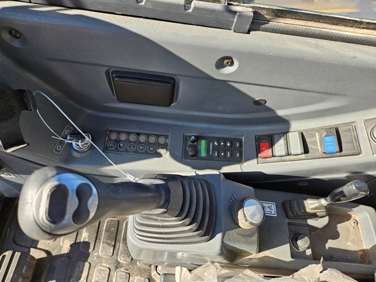 #38-•-hyundai-60cr09a-excavator-image-21