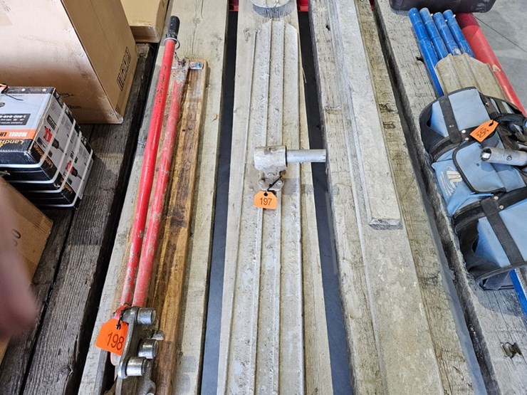 #197-•-48"-vibrator-bull-float-image-2