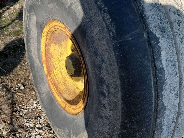 john-deere-1210-image-13