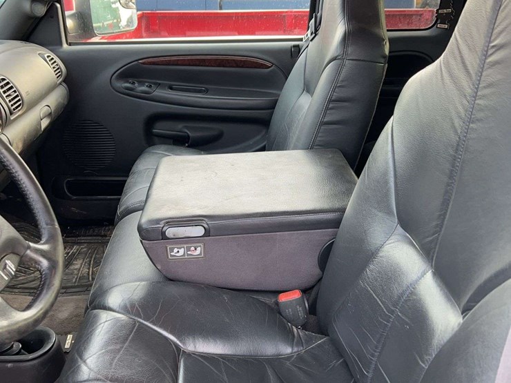 2001-dodge-2500-image-8