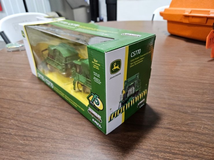#118-•-1/64-scale-john-deere-cp770/cs770-image-3