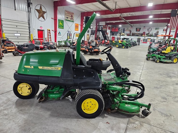 john-deere-7400-image-6