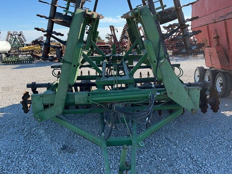 john-deere-230-image-2