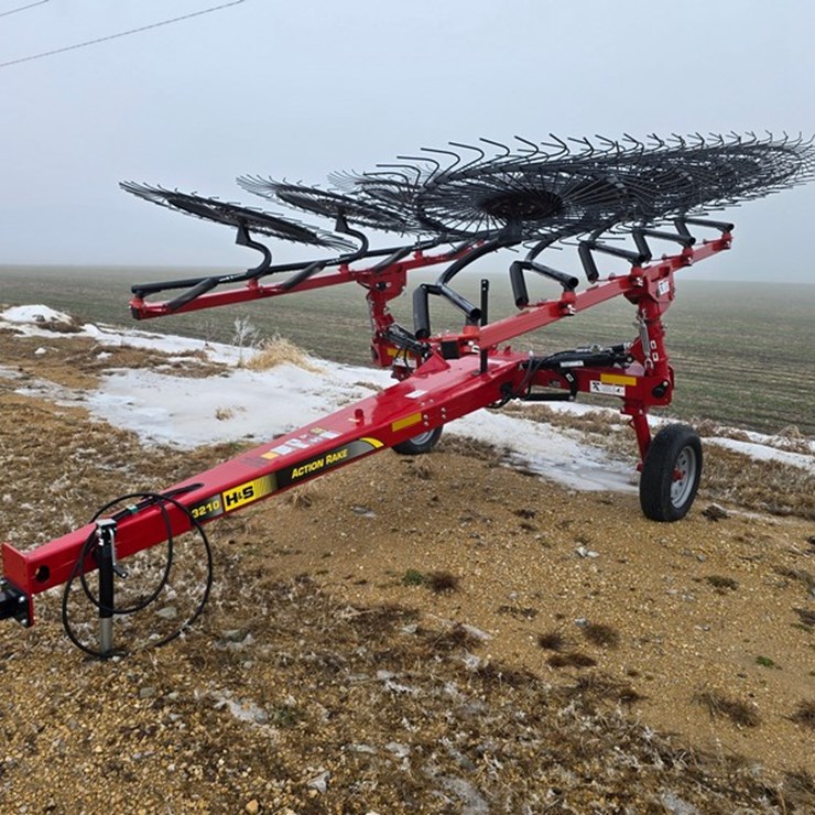 #18 • 2025 H&S 3210 Action Rake Hay Rake