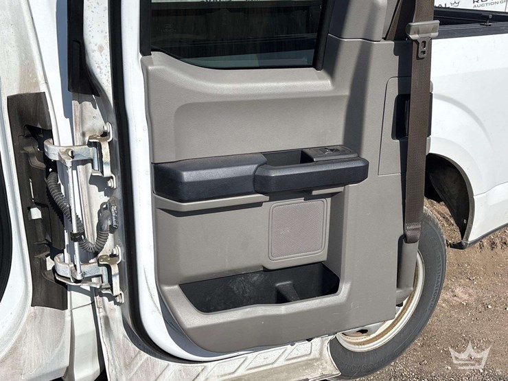 2016-ford-f150-image-24