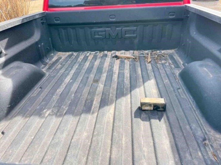 2016-gmc-2500-image-17