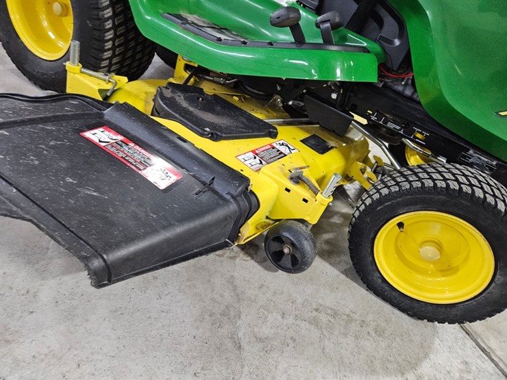 2014-john-deere-x320-image-10