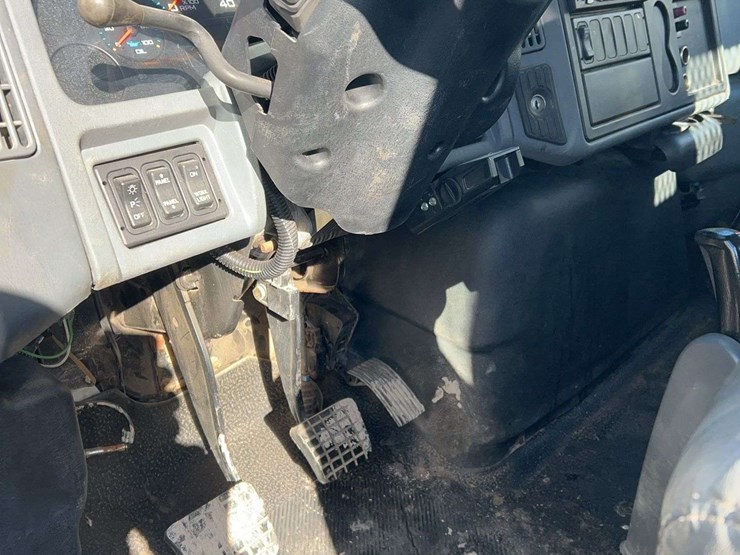 2006-international-durastar-4300-image-19