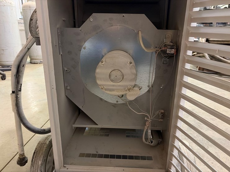 l.b.-white-premier-170-df-portable-heater-image-7