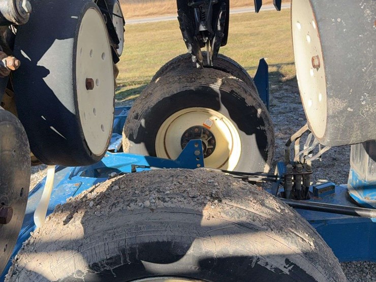 2004-kinze-3650-image-9