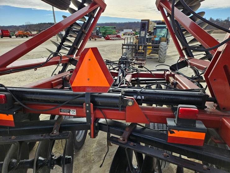 case-ih-340-image-16