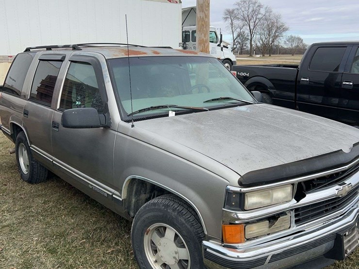 1999-chevrolet-tahoe-image-3